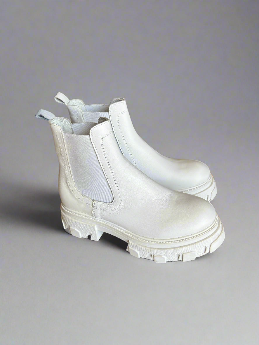 Zoe Kratzmann Boots, 41