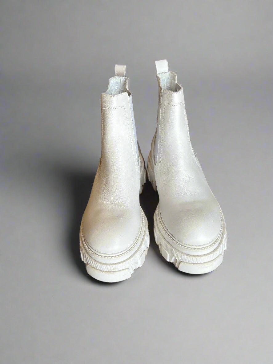 Zoe Kratzmann Boots, 41