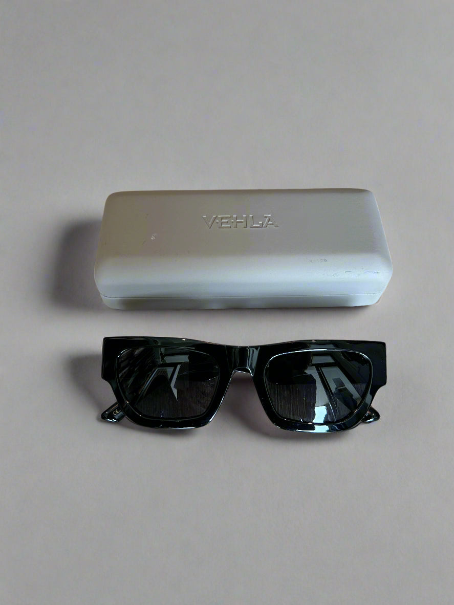 Vehla Sunglasses, Finn - Black/Smoke
