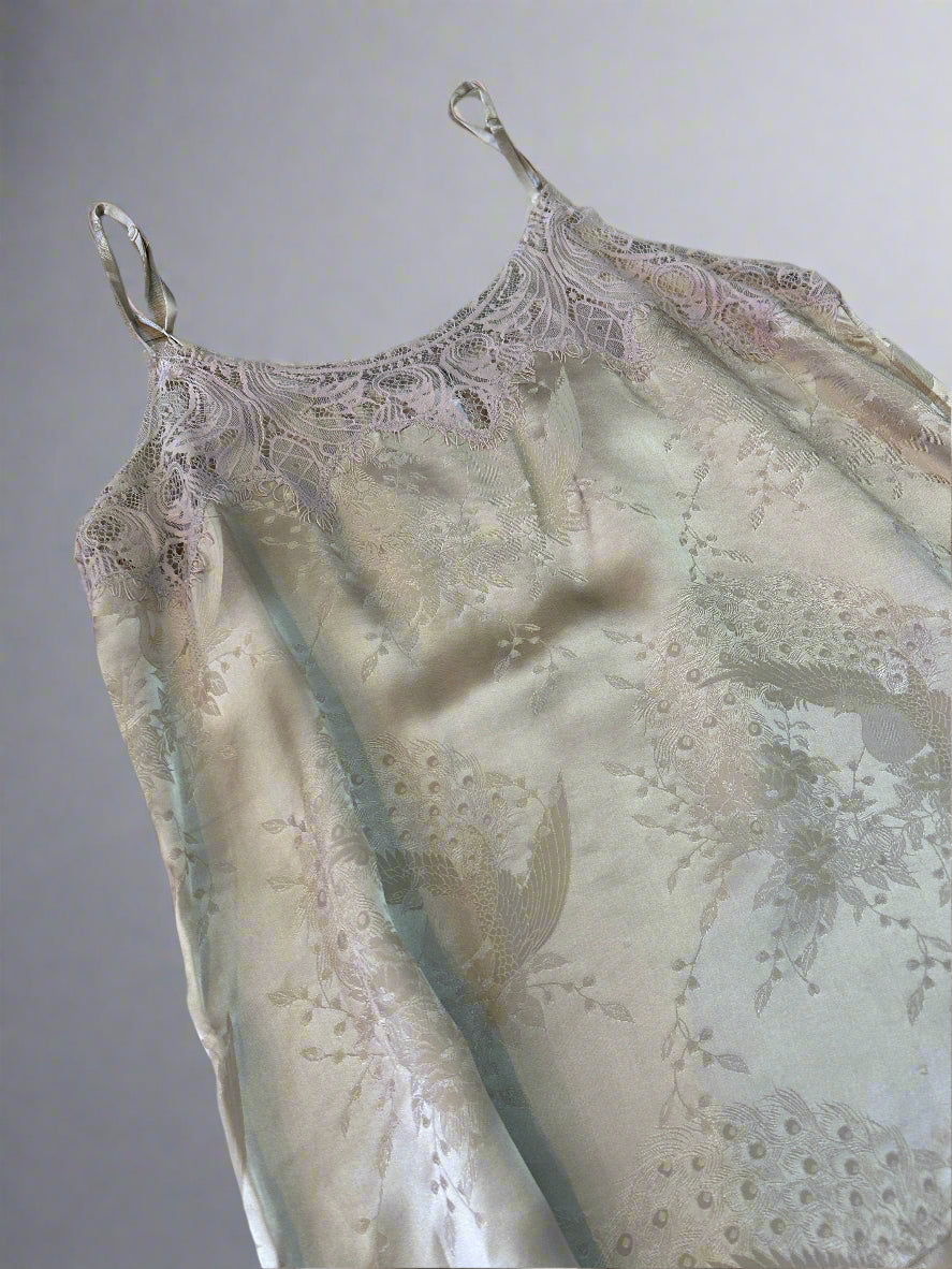 M.A. Dainty top, 12